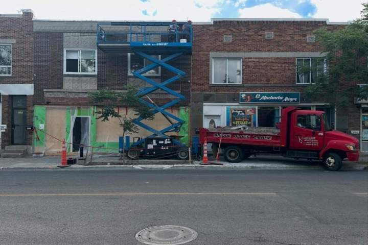 Maçonnerie neuve commerciale, Brossard